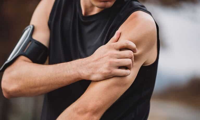 12 Common Signs Of Blood Clot In Arm You Shouldn't Ignore (List ...